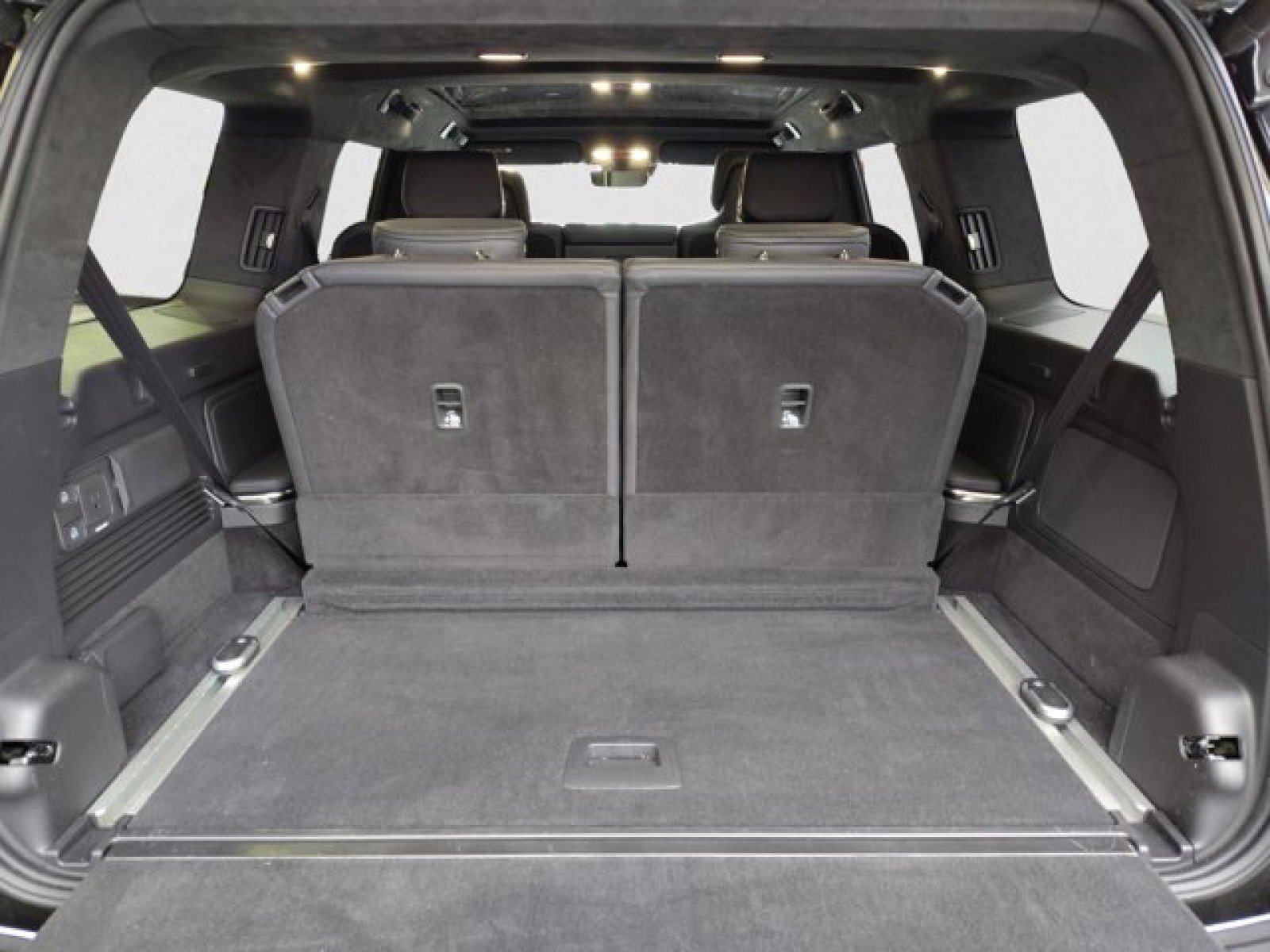 Used 2023 Rivian R1S Adventure AWD/4WD image 20