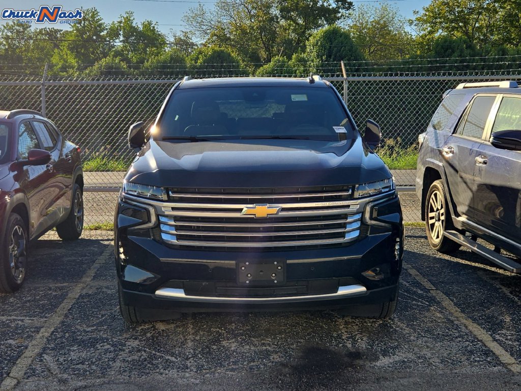 Used 2024 Chevrolet Tahoe High Country AWD/4WD image 2
