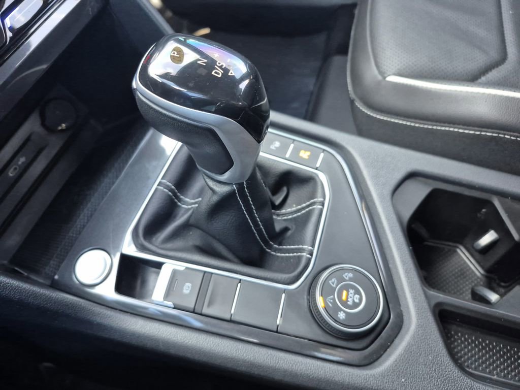 Used 2022 Volkswagen Tiguan SEL R-Line image 24