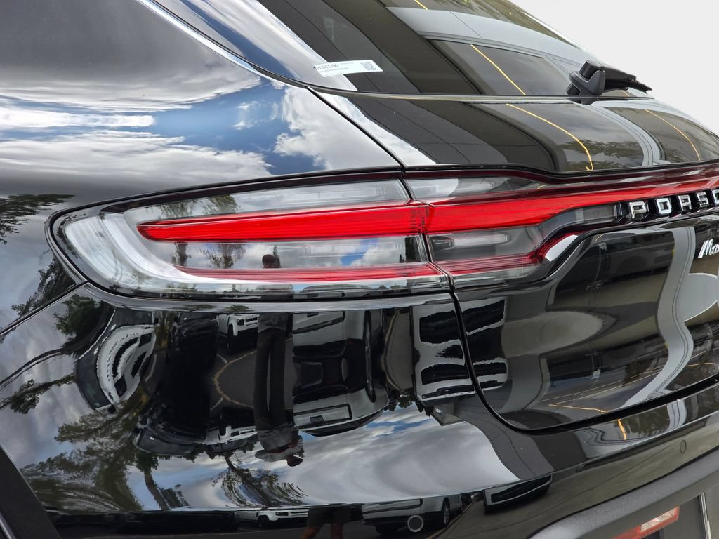 Used 2023 Porsche Macan AWD/4WD image 38