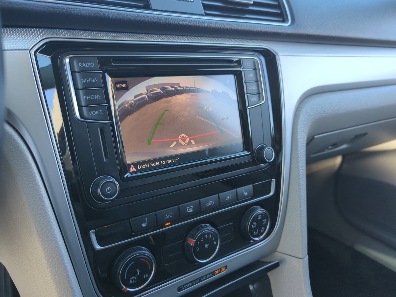 Used 2019 Volkswagen Passat 2.0T Wolfsburg image 27