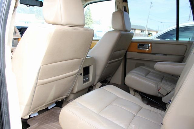 Used 2008 Lincoln Navigator L 4WD image 33
