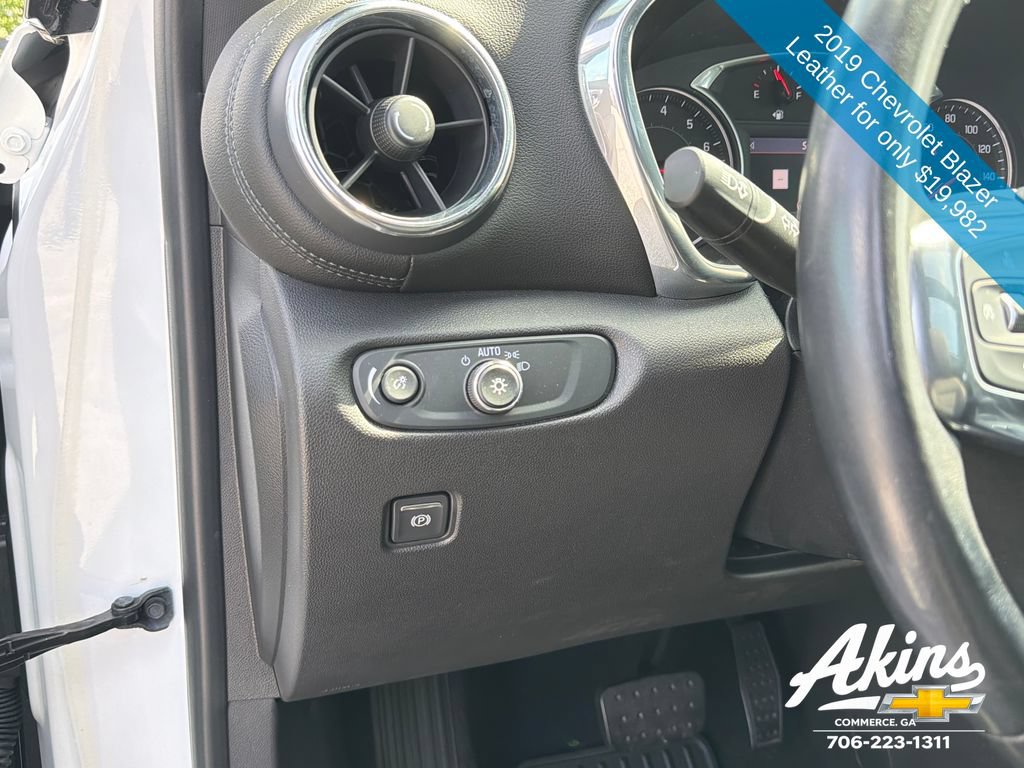 Used 2019 Chevrolet Blazer LT w/ Sun and Wheels Package FWD image 15