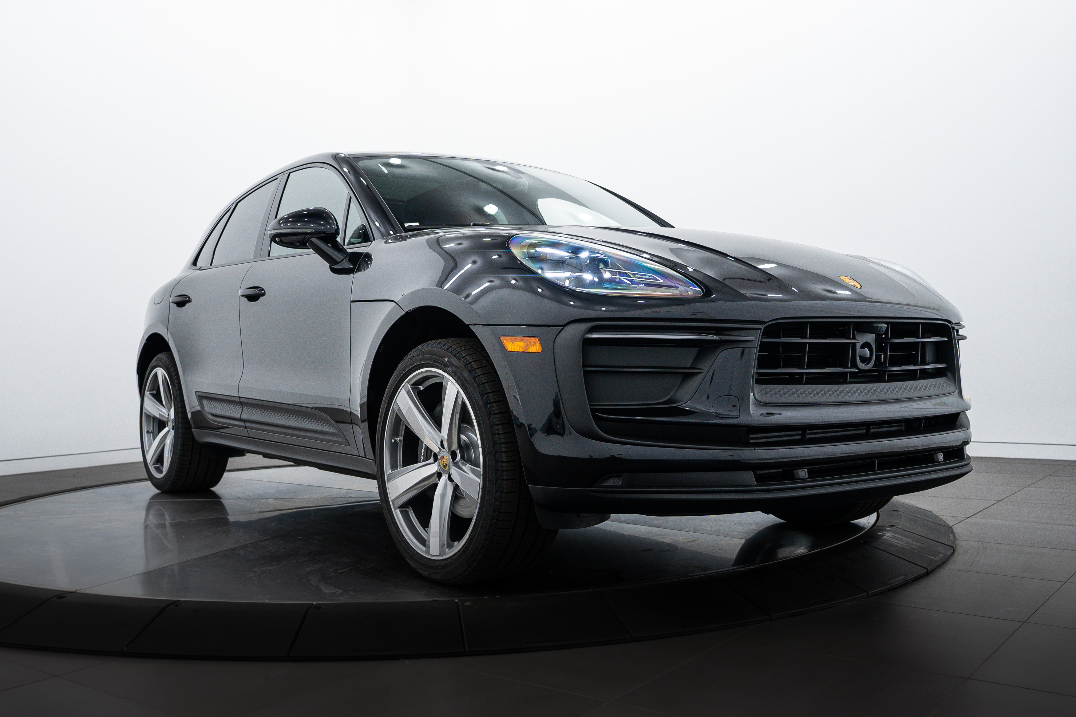 New 2025 Porsche Macan image 9
