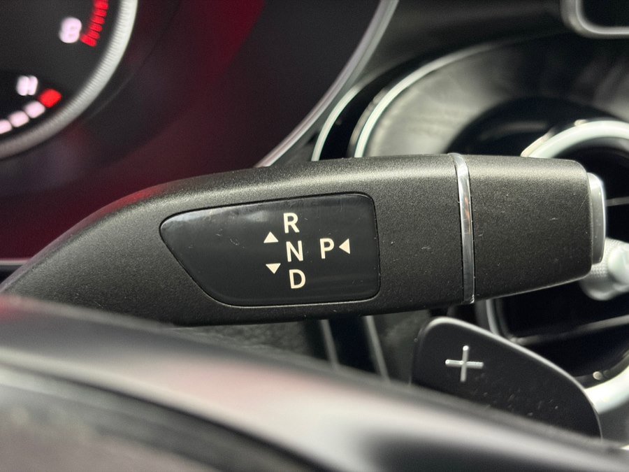 Used 2019 Mercedes-Benz GLC 300 4MATIC w/ Premium Package image 24