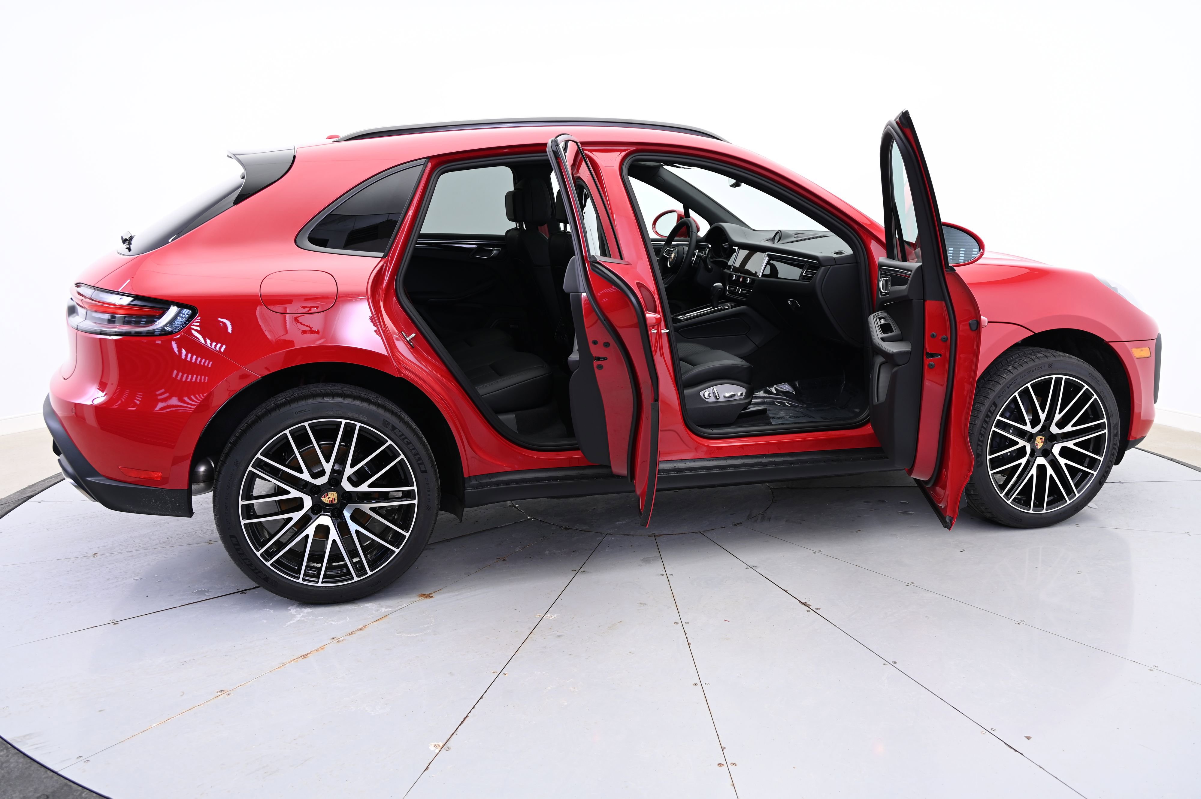 Used 2025 Porsche Macan image 20