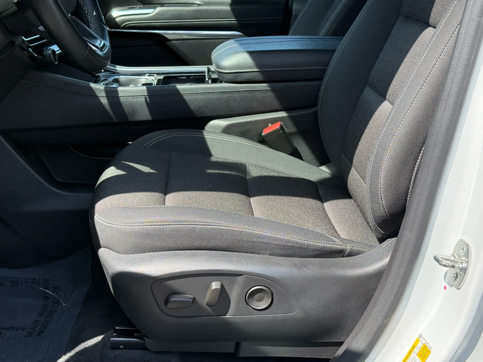 Used 2024 Chevrolet Traverse LT FWD image 13