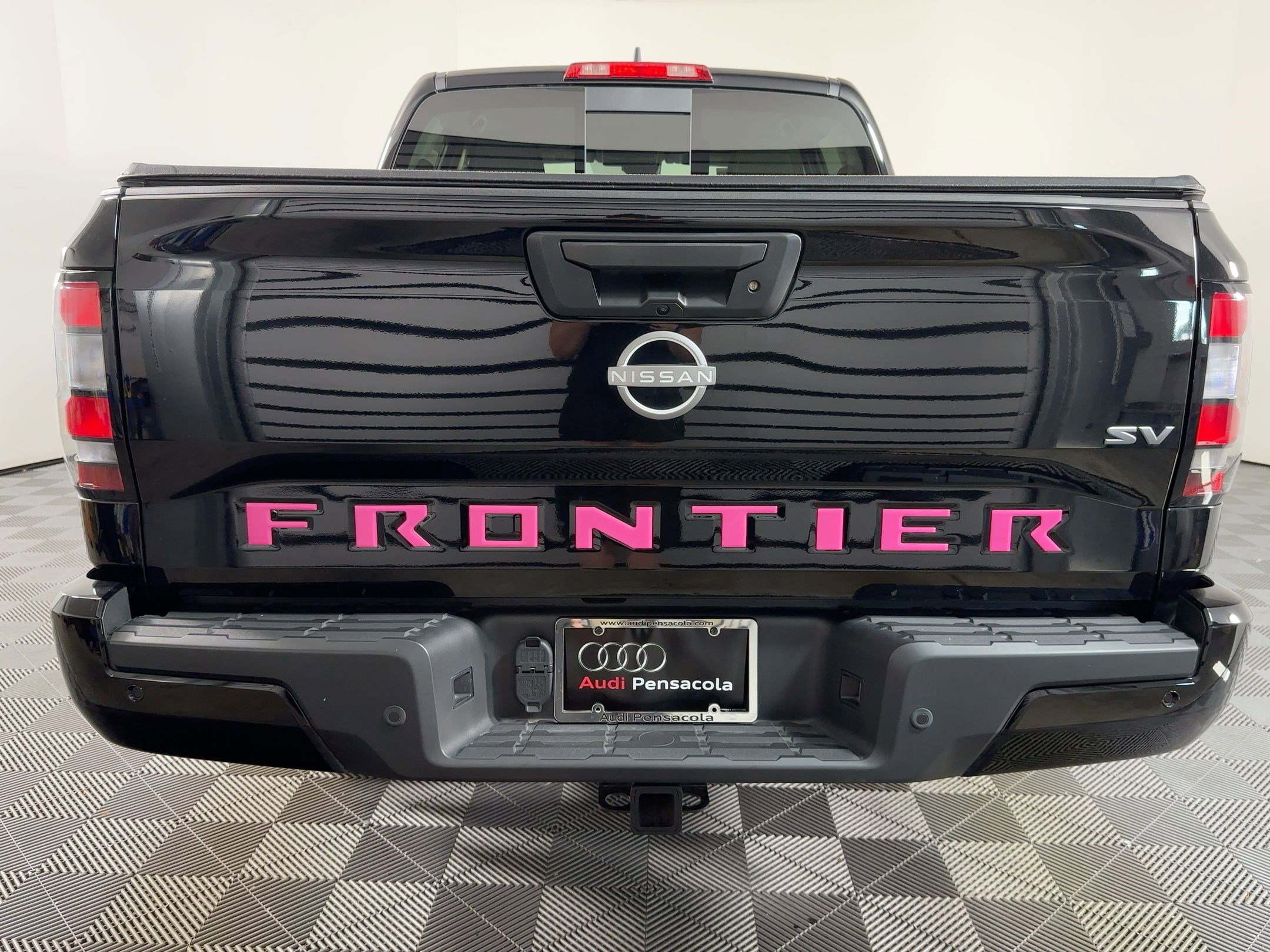 Used 2024 Nissan Frontier SV w/ SV Convenience Package image 9