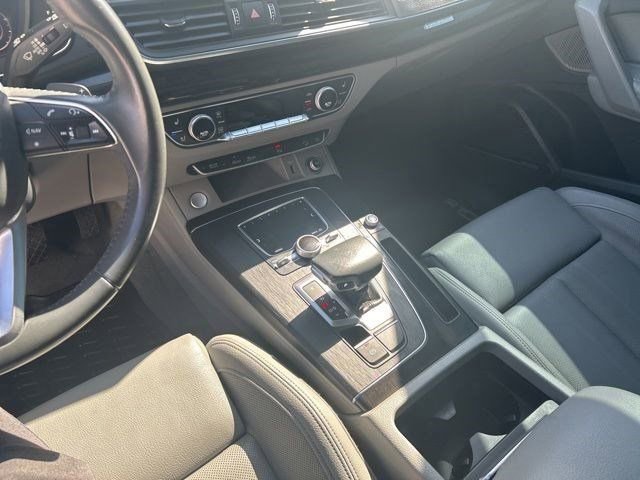 Used 2020 Audi Q5 2.0T Premium Plus w/ Premium Plus Package image 25