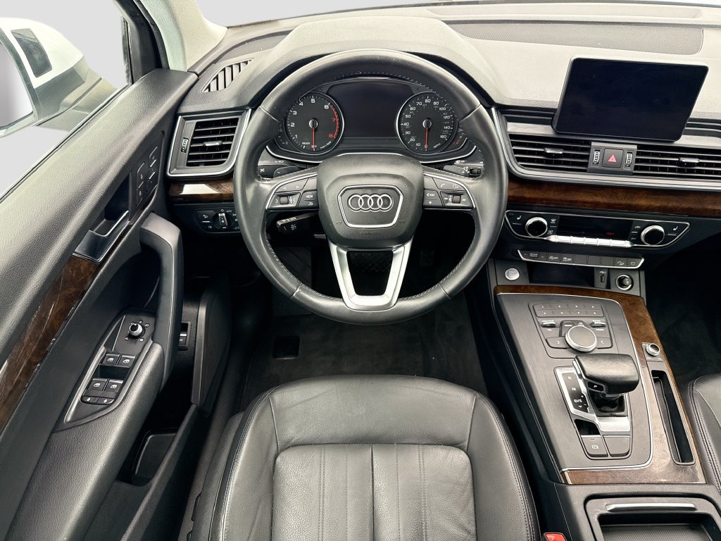 Used 2019 Audi Q5 2.0T Premium w/ Convenience Package AWD/4WD image 10