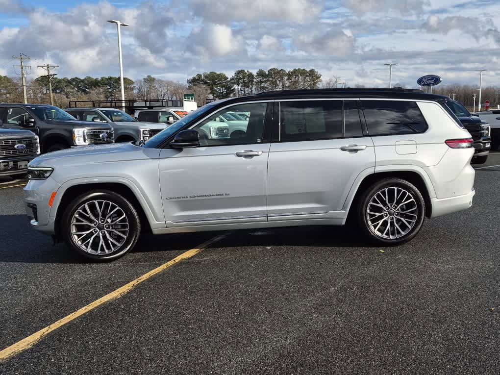 Used 2025 Jeep Grand Cherokee L Summit image 5