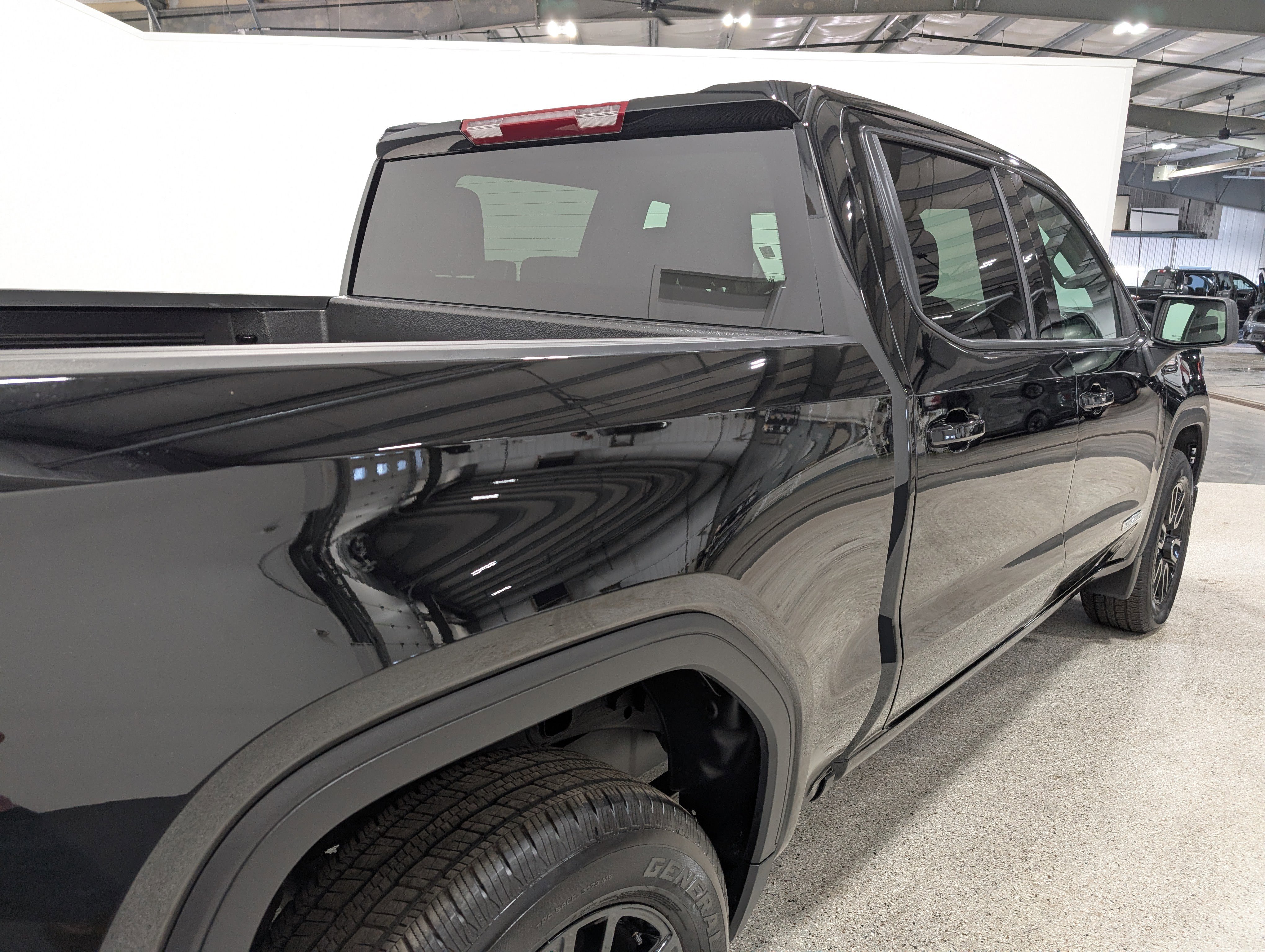 Used 2025 GMC Sierra 1500 Elevation image 3