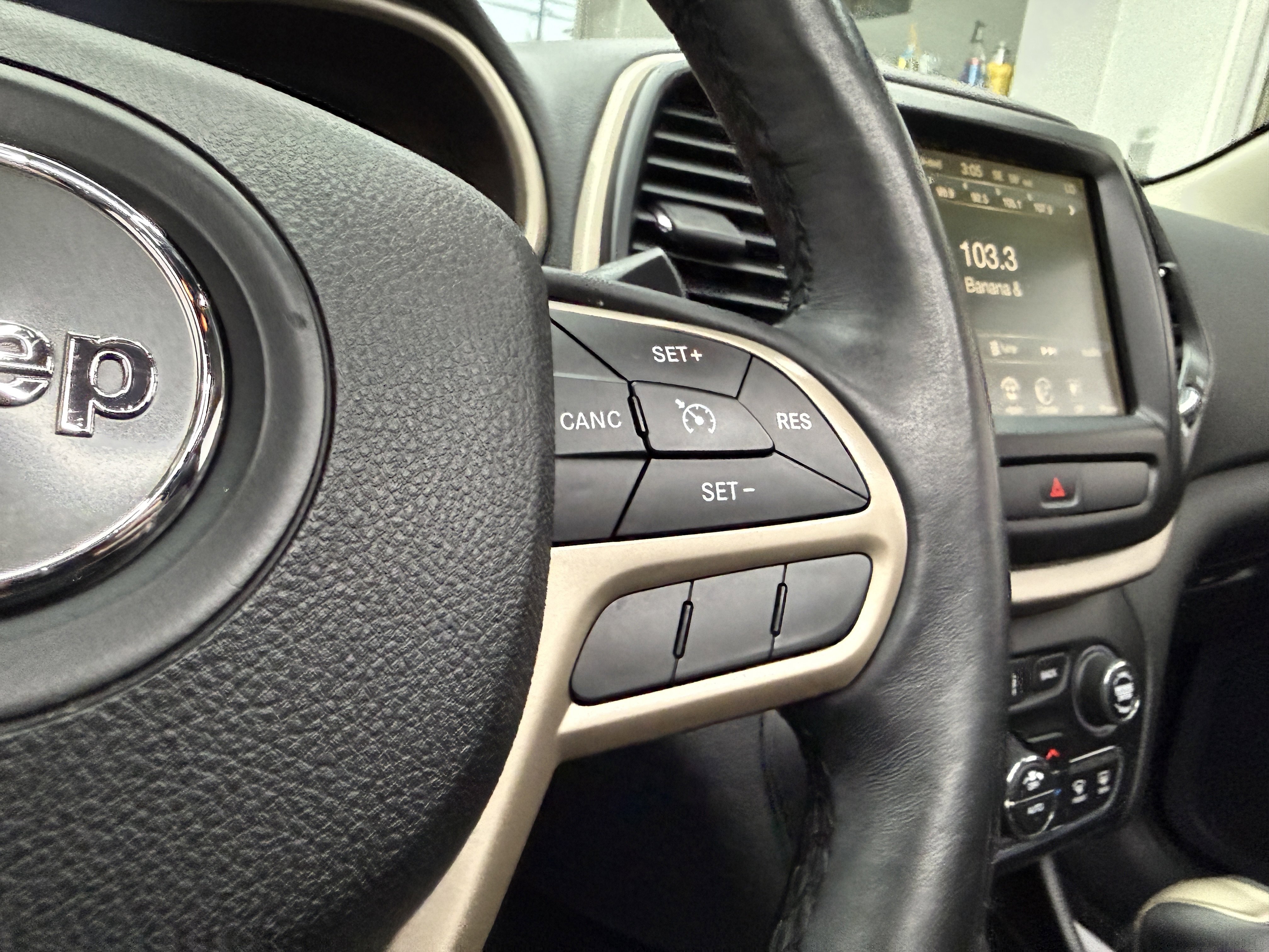 Used 2017 Jeep Cherokee High Altitude image 15