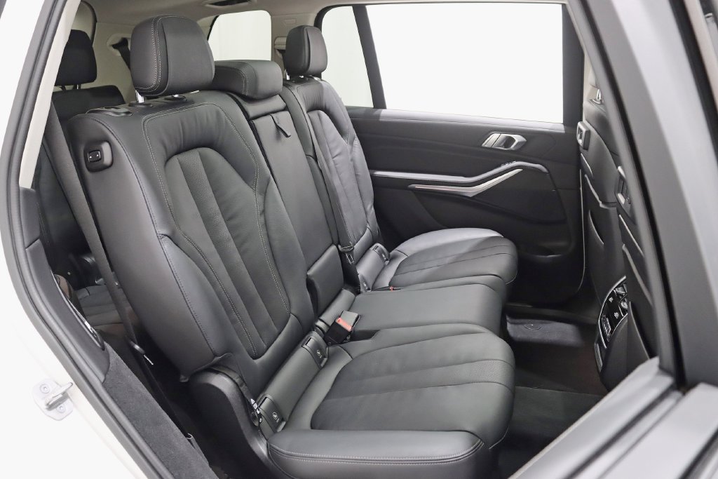 Used 2022 BMW X7 xDrive40i w/ Premium Package AWD/4WD image 33