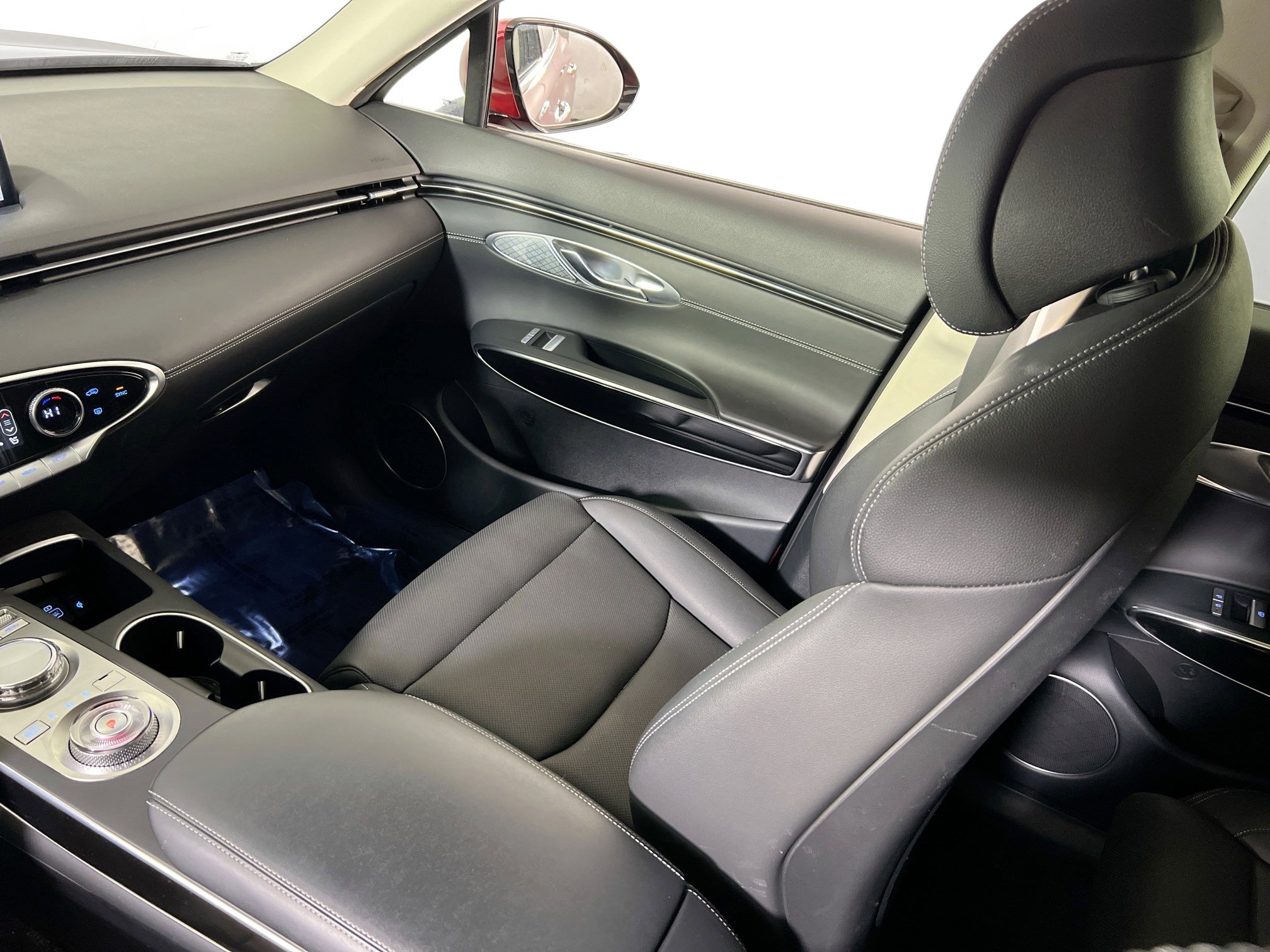 Used 2023 Genesis GV70 2.5T AWD/4WD image 23