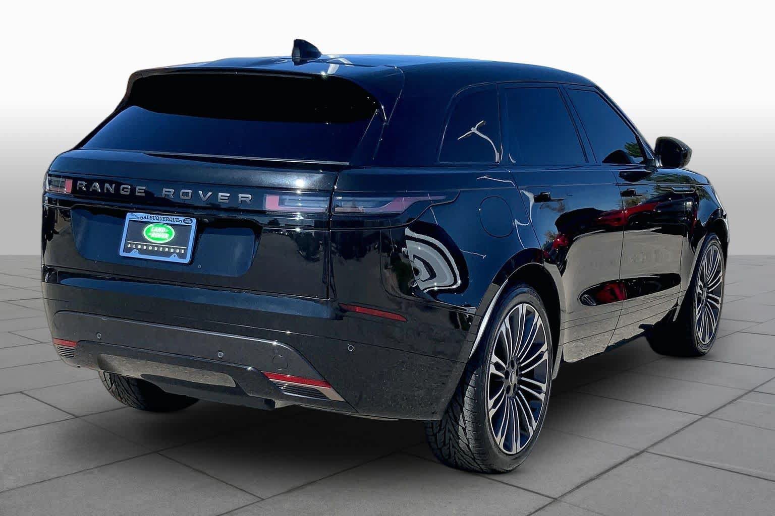 Used 2024 Land Rover Range Rover Velar Dynamic SE AWD/4WD image 11