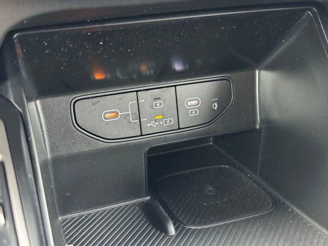 Used 2025 Kia Sorento S image 15