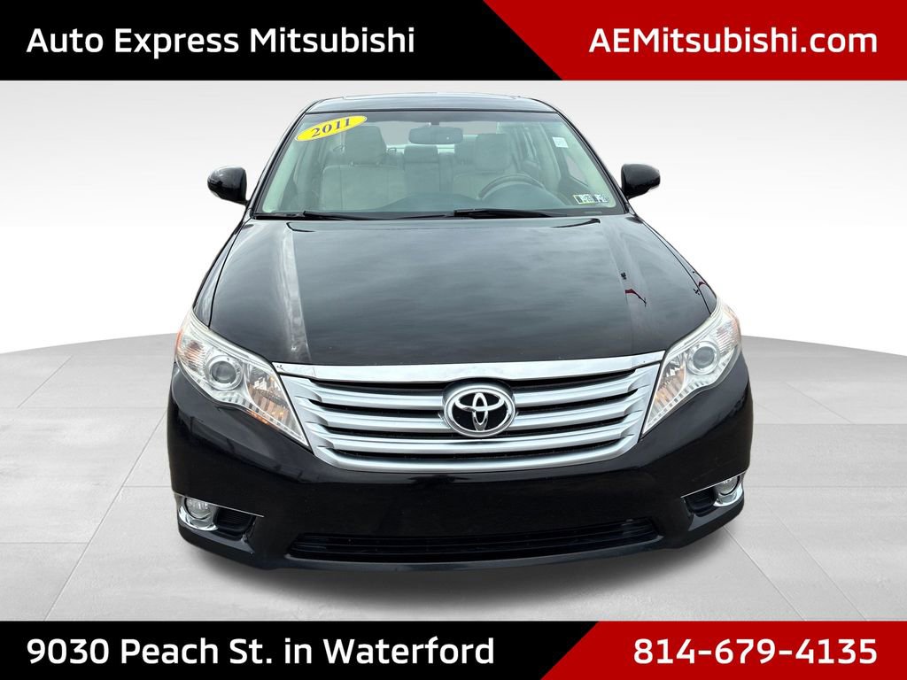 Used 2011 Toyota Avalon Limited image 2