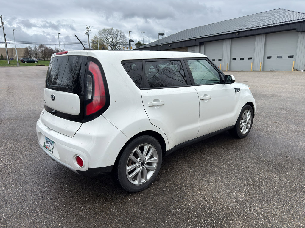 Used 2018 Kia Soul + image 5
