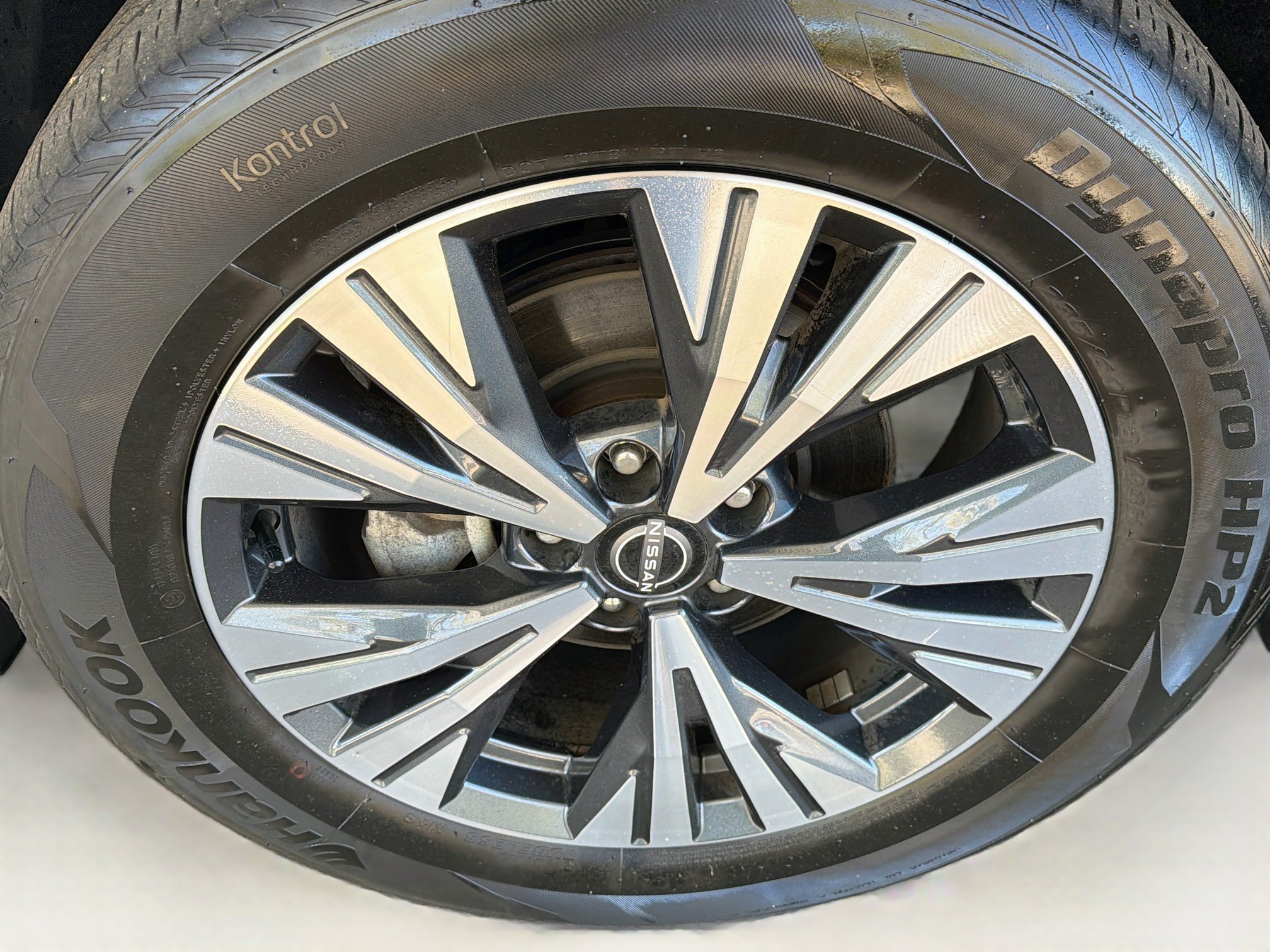 Used 2023 Nissan Rogue SV AWD/4WD image 11