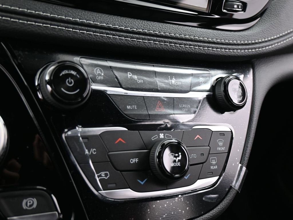 New 2026 Chrysler Pacifica Select image 18