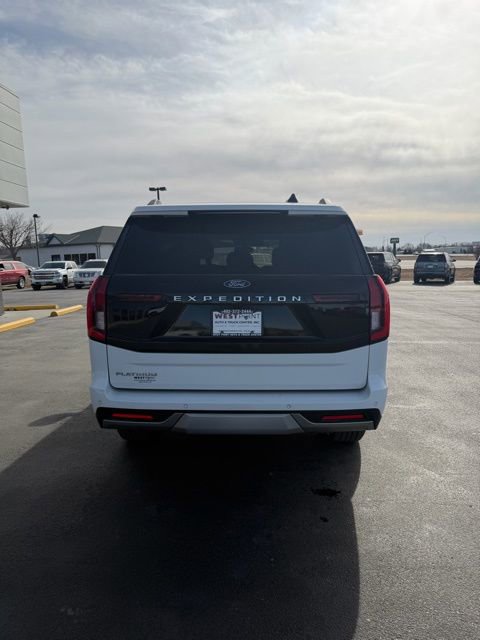 Used 2025 Ford Expedition Platinum image 7