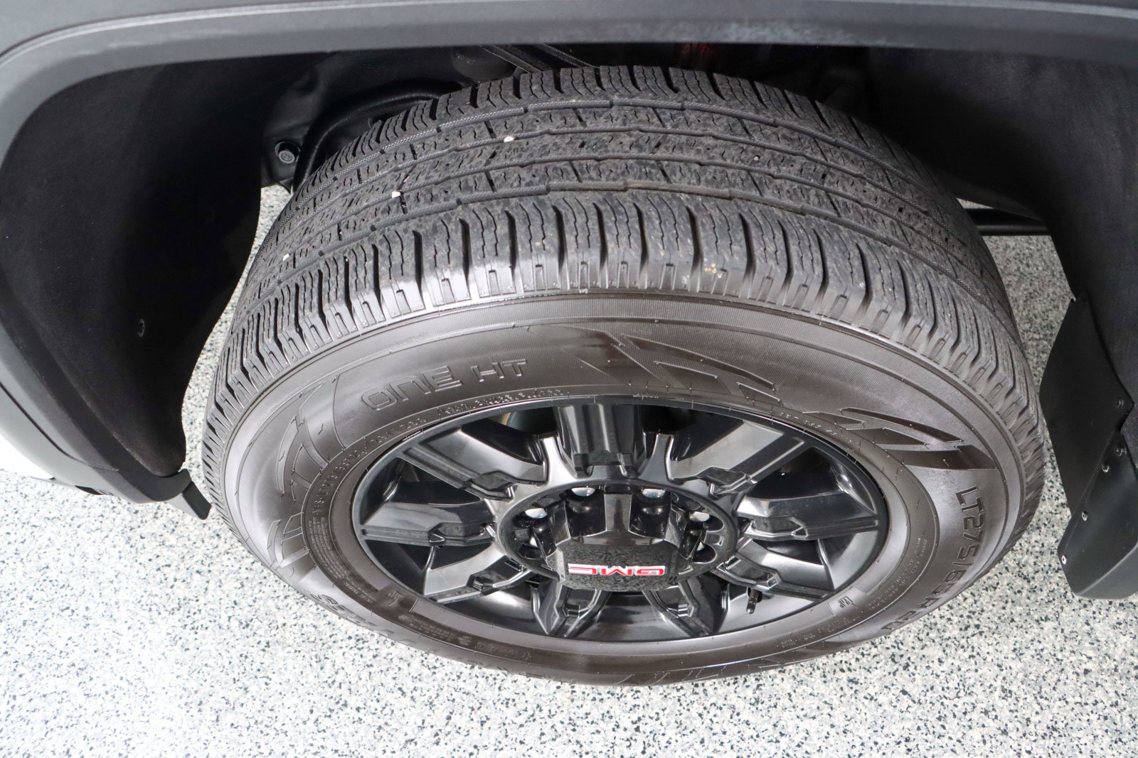 Used 2024 GMC Sierra 2500 AT4 w/ AT4 Preferred Package image 11