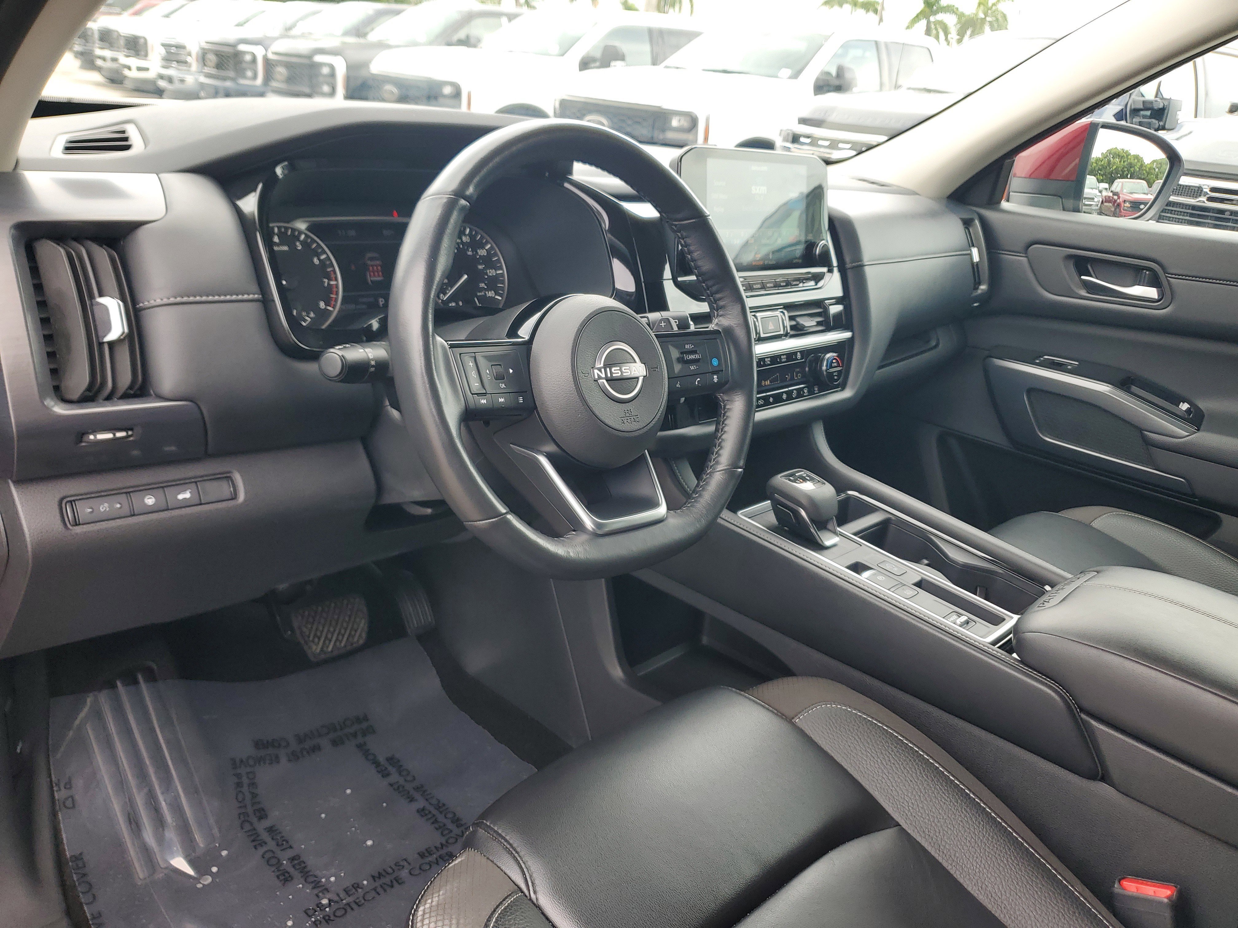 Used 2024 Nissan Pathfinder SL image 9