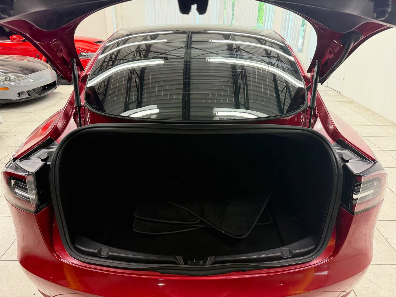 Used 2018 Tesla Model 3 Long Range AWD/4WD image 17