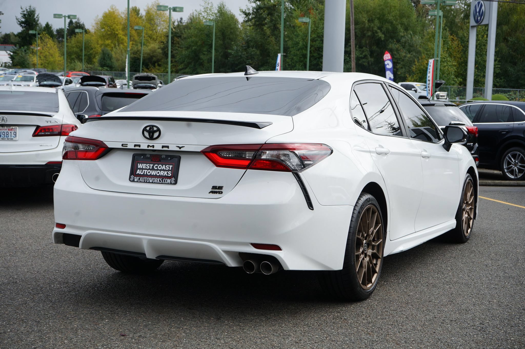 Used 2023 Toyota Camry SE AWD/4WD image 5