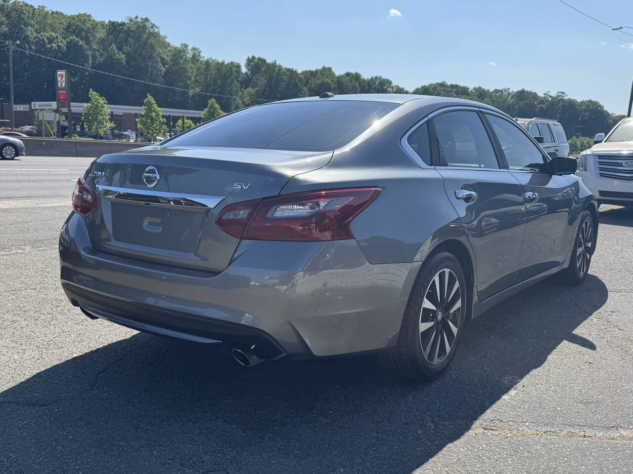 Used 2018 Nissan Altima 2.5 SV FWD image 5