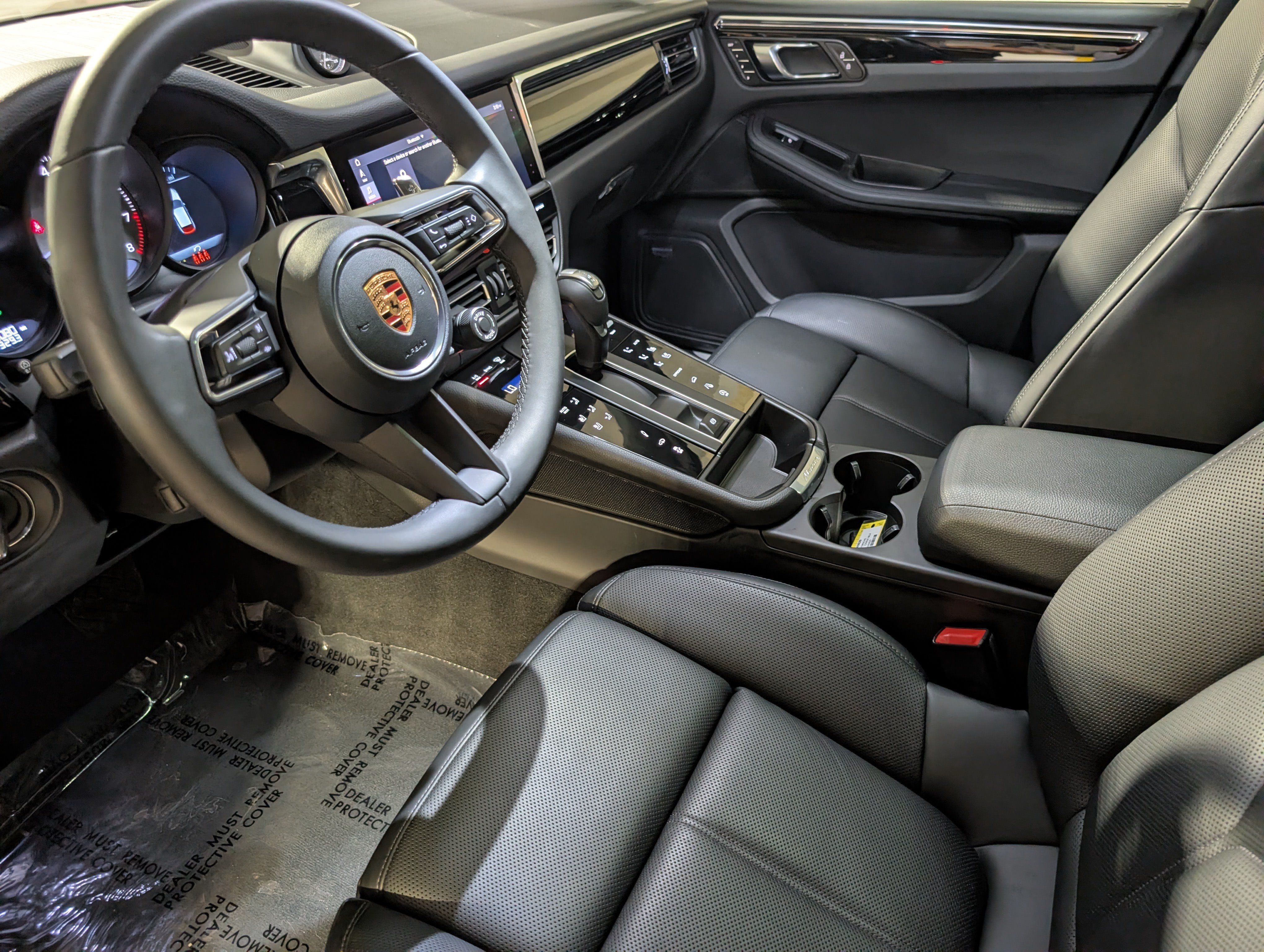 Certified 2026 Porsche Macan S AWD/4WD image 5