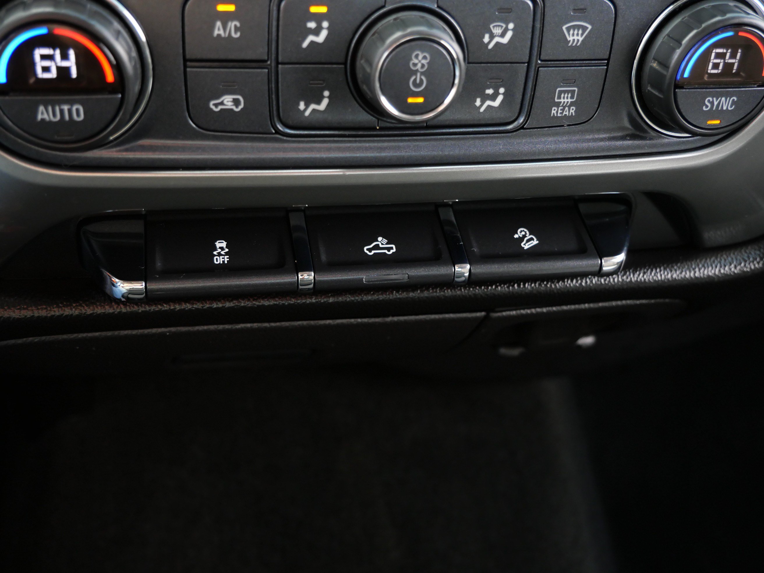 Used 2018 Chevrolet Silverado 1500 LT w/ All Star Edition AWD/4WD image 29