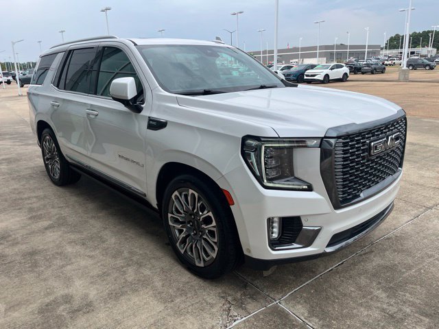 Used 2024 GMC Yukon Denali Ultimate AWD/4WD image 5