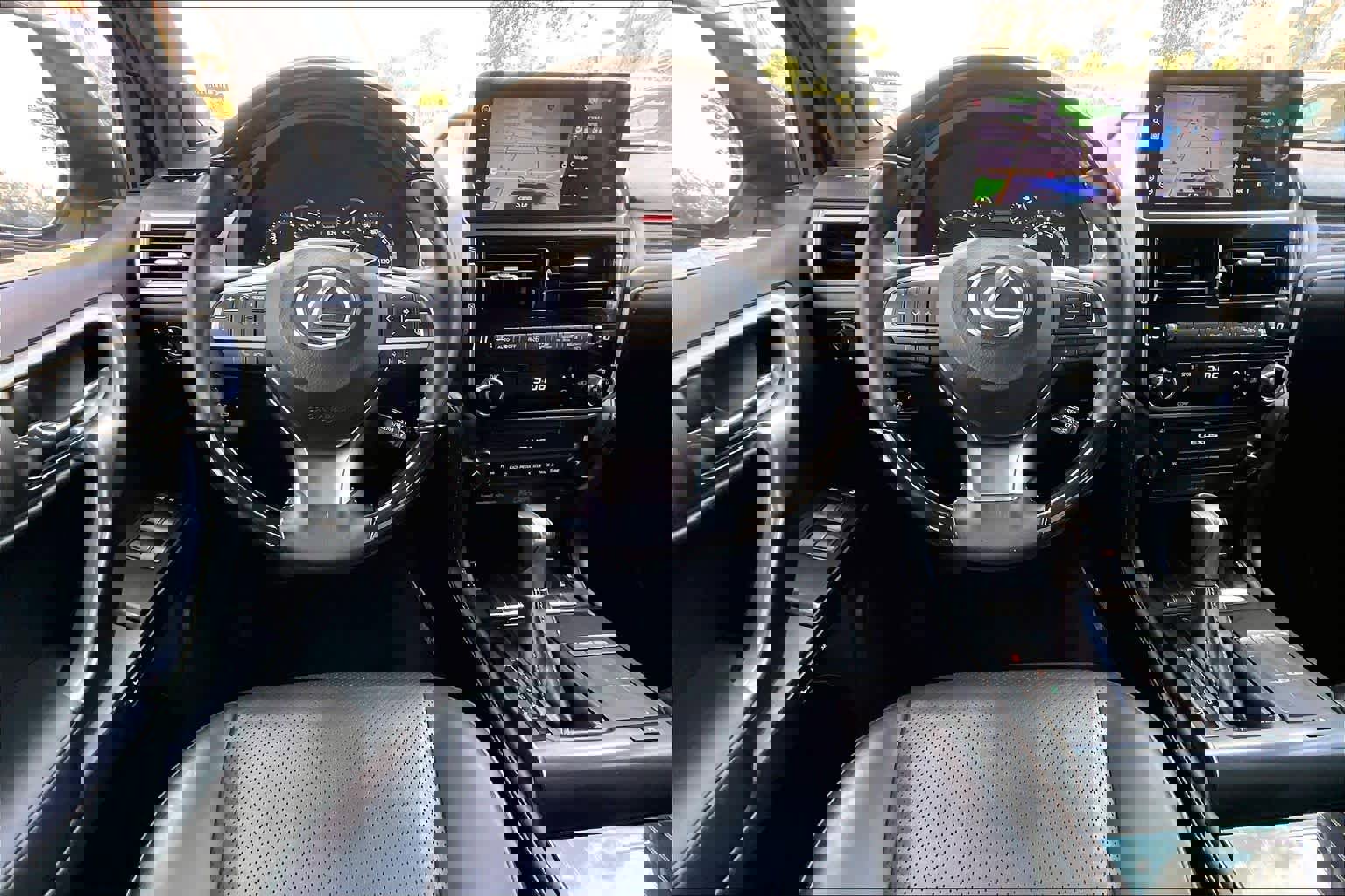 Used 2023 Lexus GX 460 Luxury w/ Sport Design Package image 6