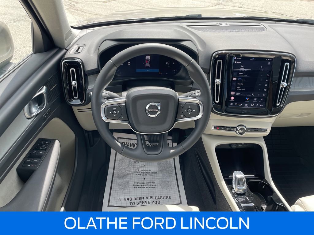 Used 2023 Volvo XC40 B5 Ultimate w/ Protection Package Premier AWD/4WD image 11