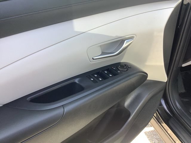 Certified 2025 Hyundai Tucson SE FWD image 19
