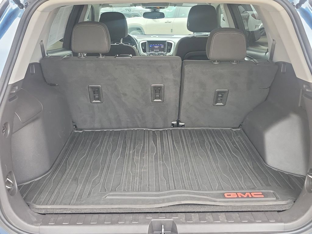 Used 2024 GMC Terrain SLE image 8