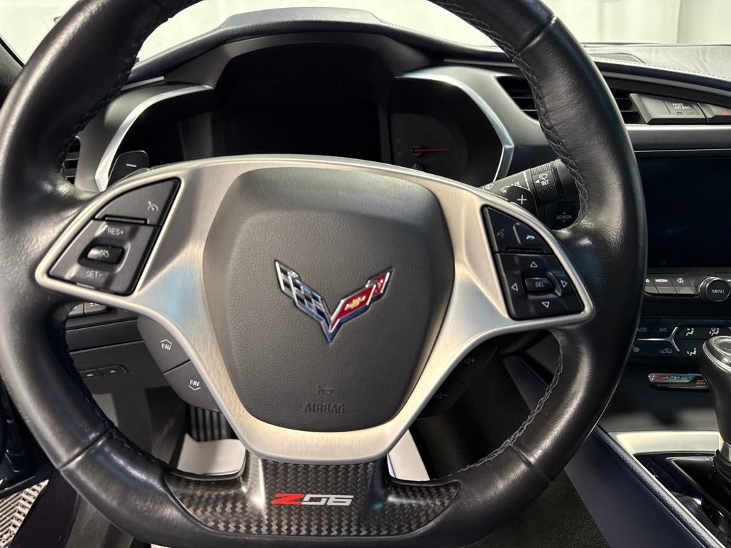 Used 2015 Chevrolet Corvette Z06 w/ 3LZ Preferred Equipment Group RWD image 16
