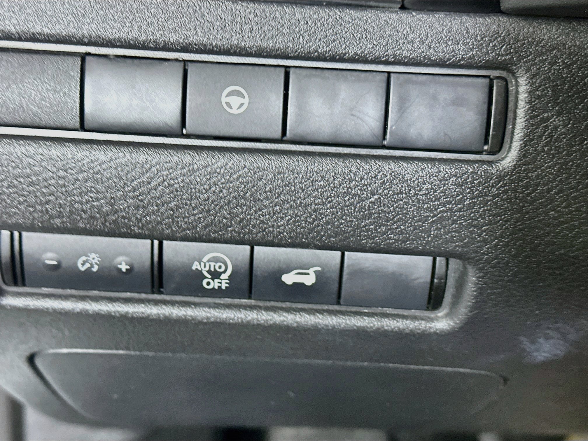 Used 2024 Nissan Rogue SV FWD image 17