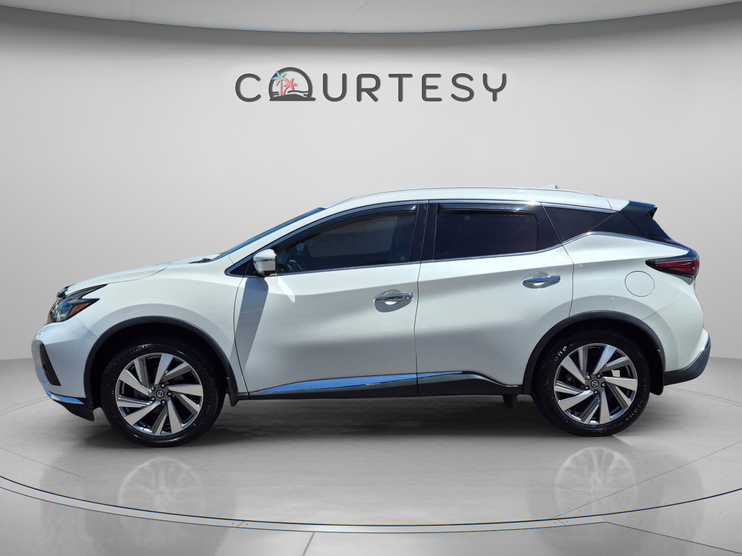 Used 2019 Nissan Murano FWD image 2
