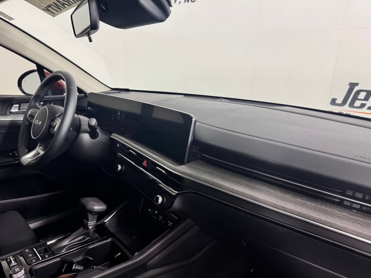Used 2025 Kia K5 EX FWD image 32