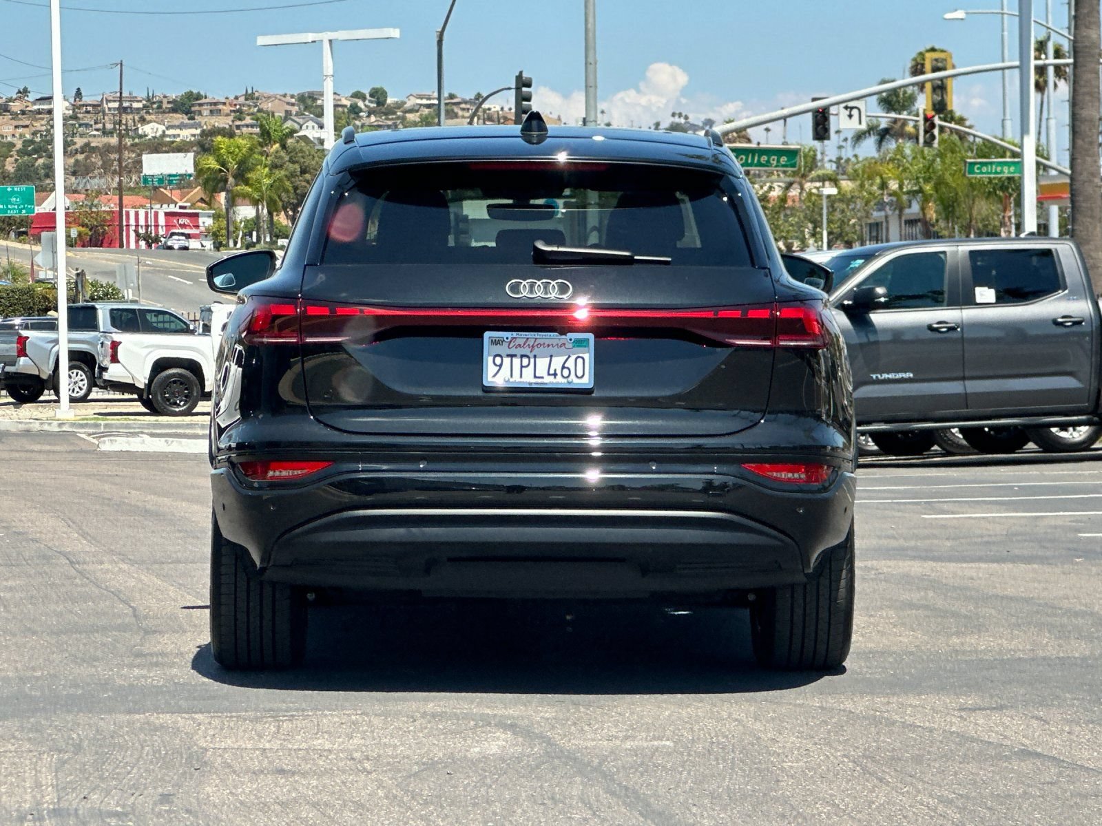 Used 2025 Audi Q6 e-tron Premium Plus w/ Premium Plus AWD/4WD image 4