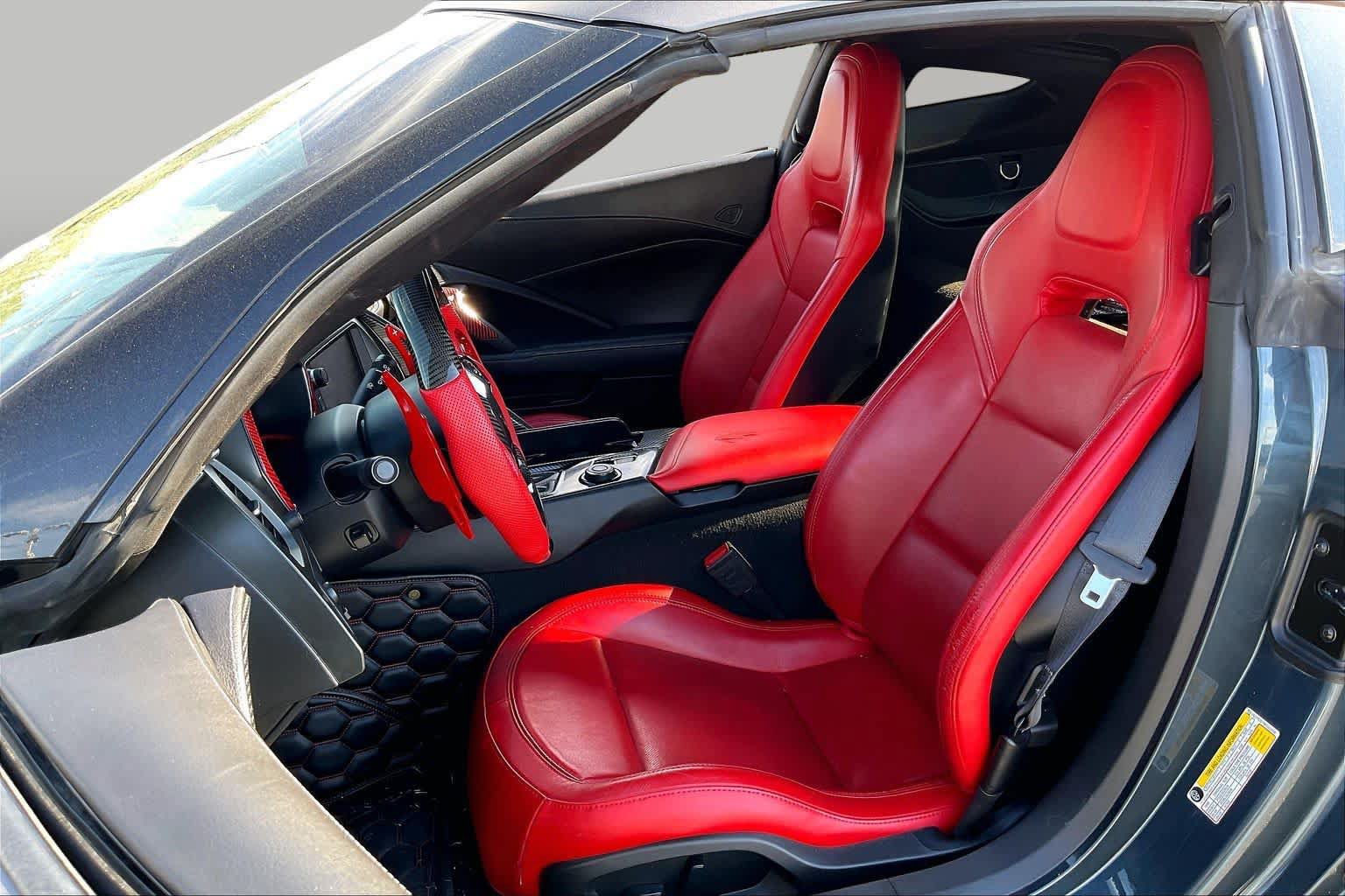 Used 2019 Chevrolet Corvette Stingray Coupe w/ 1LT RWD image 8