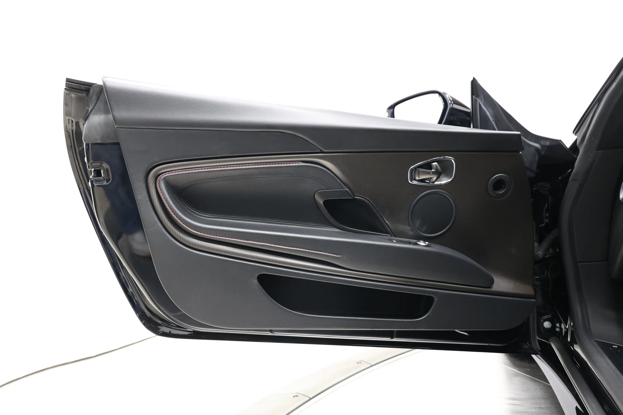 Used 2018 Aston Martin DB11 V12 image 10