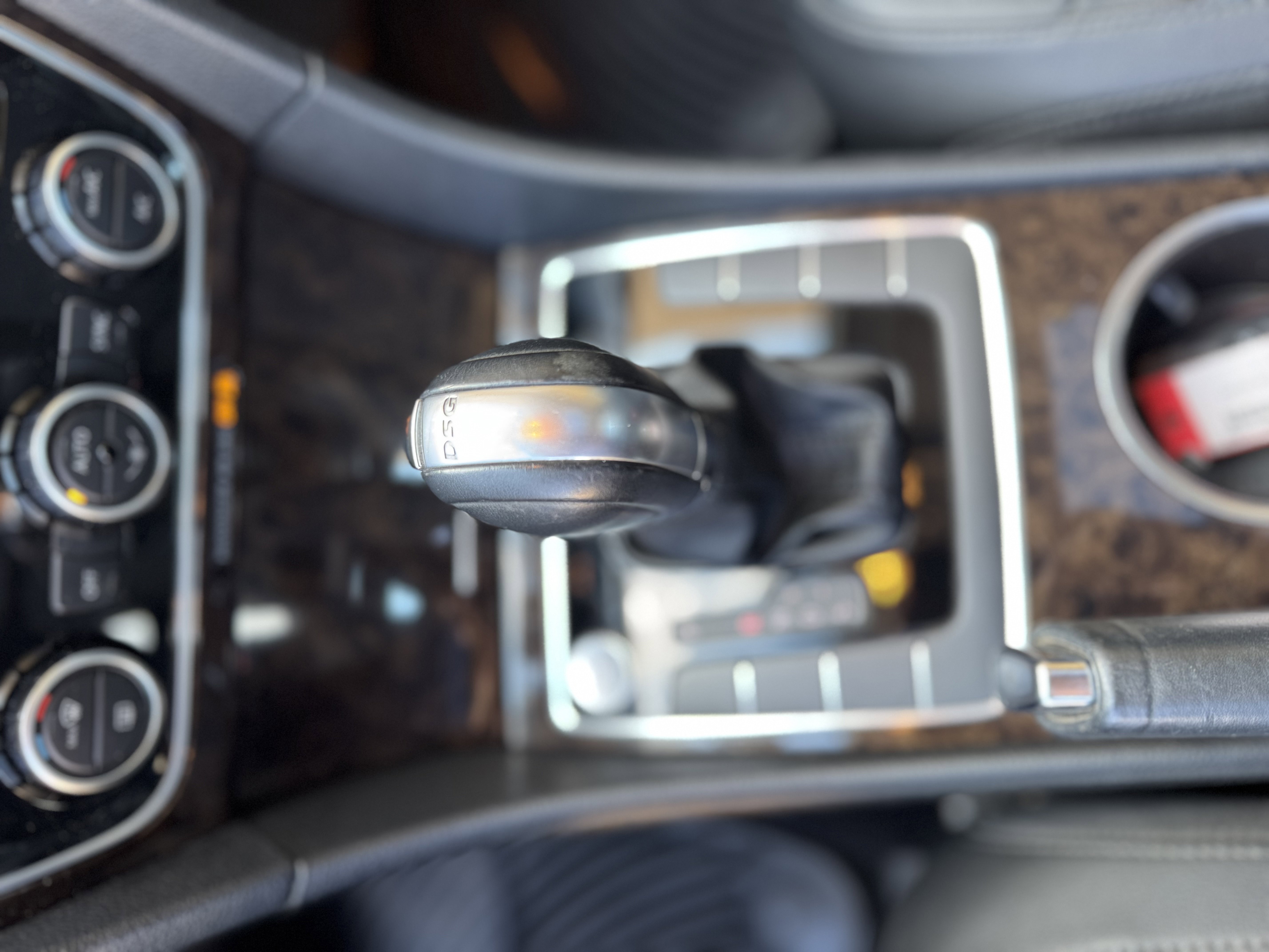 Used 2015 Volkswagen Passat TDI SEL Premium FWD image 19