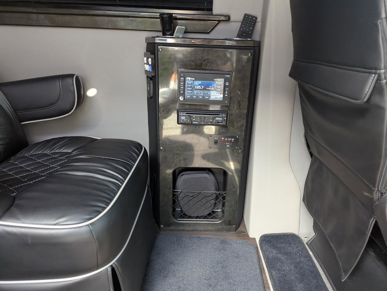 Used 2017 Mercedes-Benz Sprinter 2500 image 36