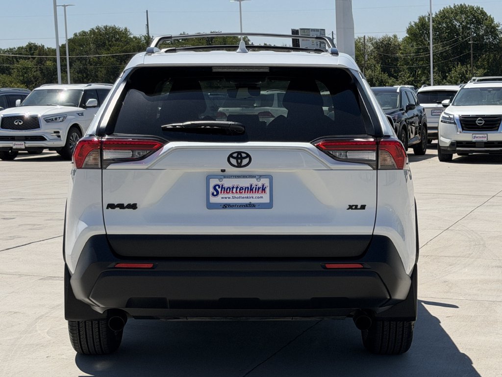 Used 2024 Toyota RAV4 XLE Premium FWD image 5