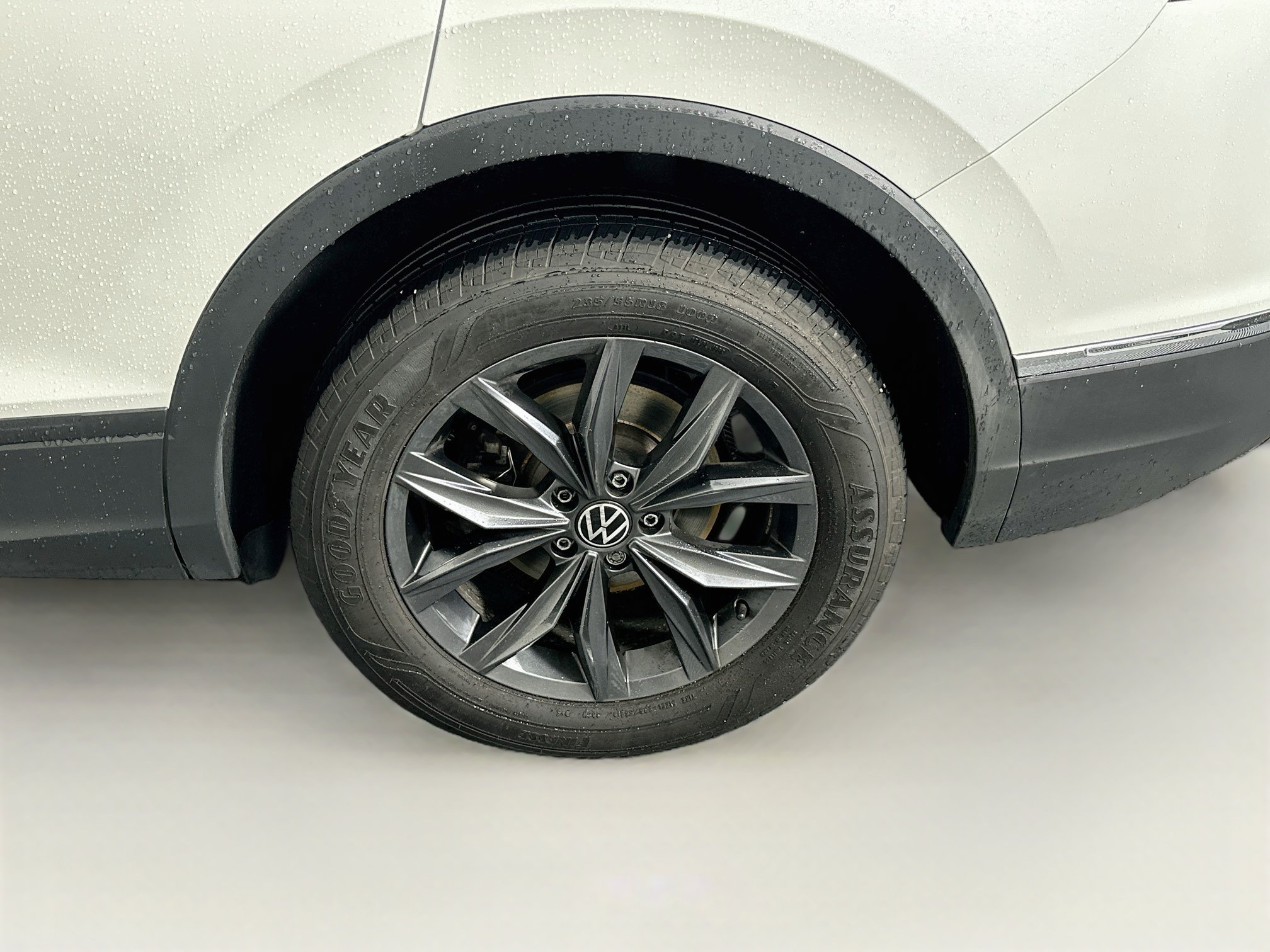 Used 2023 Volkswagen Tiguan SE FWD image 11