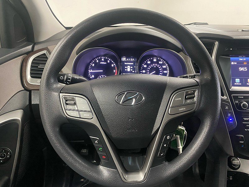 Used 2017 Hyundai Santa Fe SE image 17